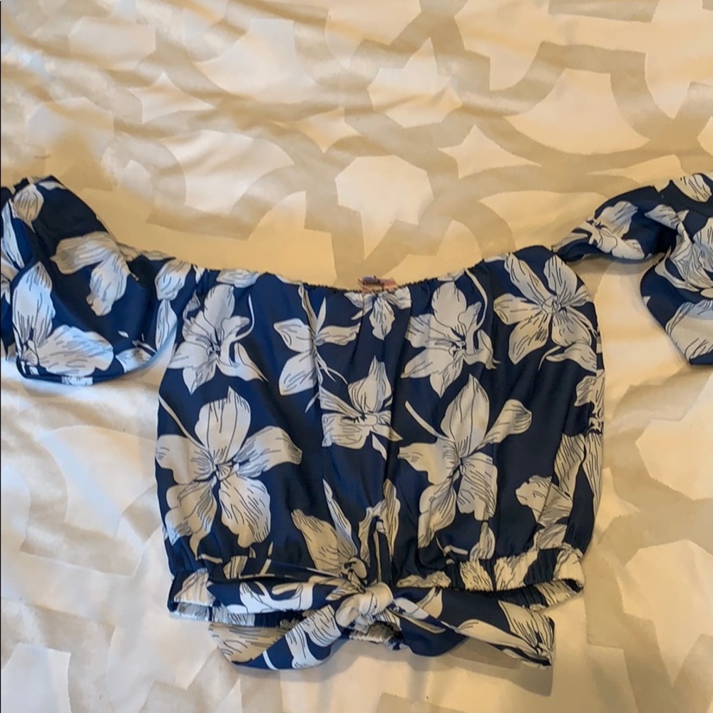 blouse - Picture 4 of 4